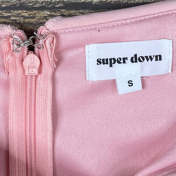 Superdown Jada Ruffle Shorts Romper Off The Shoulder Blush Pink Size Small - Picture 5 of 10